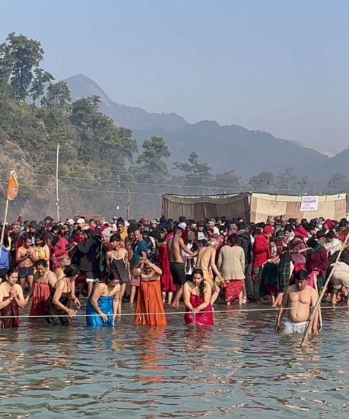 धार्मिक क्षेत्र देवघाटमा माघेसंक्रान्ति स्नान गर्नेको सोमवार बिहानै देखि घुइँचो…