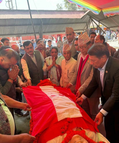 वरिष्ठ पत्रकार बस्नेतको पार्थिव शरीरमा पार्टीको झन्डा, अन्त्येष्टिको तयारी