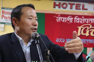 बिचौलियाले नै पार्टी खोलेर देश चलाउने अडान लिन थालेः वर्षमान पुन