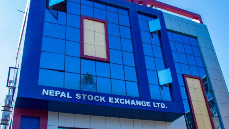 लगातार घट्दै नेप्से, कारोबार रकम पनि घट्याे