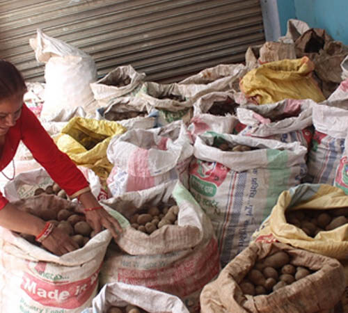 म्याग्दीबाट एकै वर्षमा अर्बको आलु र सुन्तला बिक्री