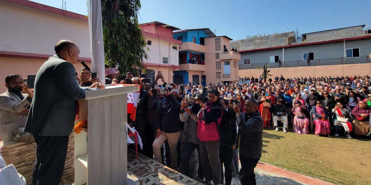 देश सम्हाल्ने जिम्मेवार शक्तिको खाँचो छ : गगन थापा