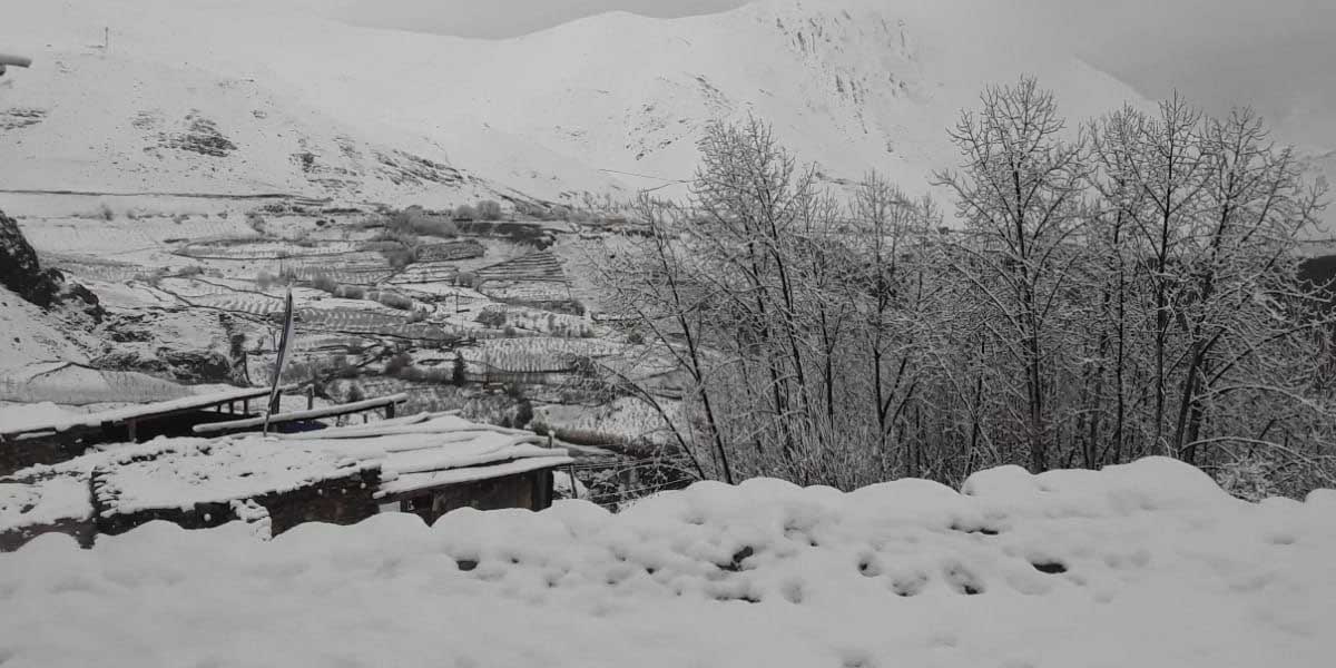 हिमपातले मुस्ताङ प्रभावित, यातायात अवरुद्ध तर किसान उत्साहित