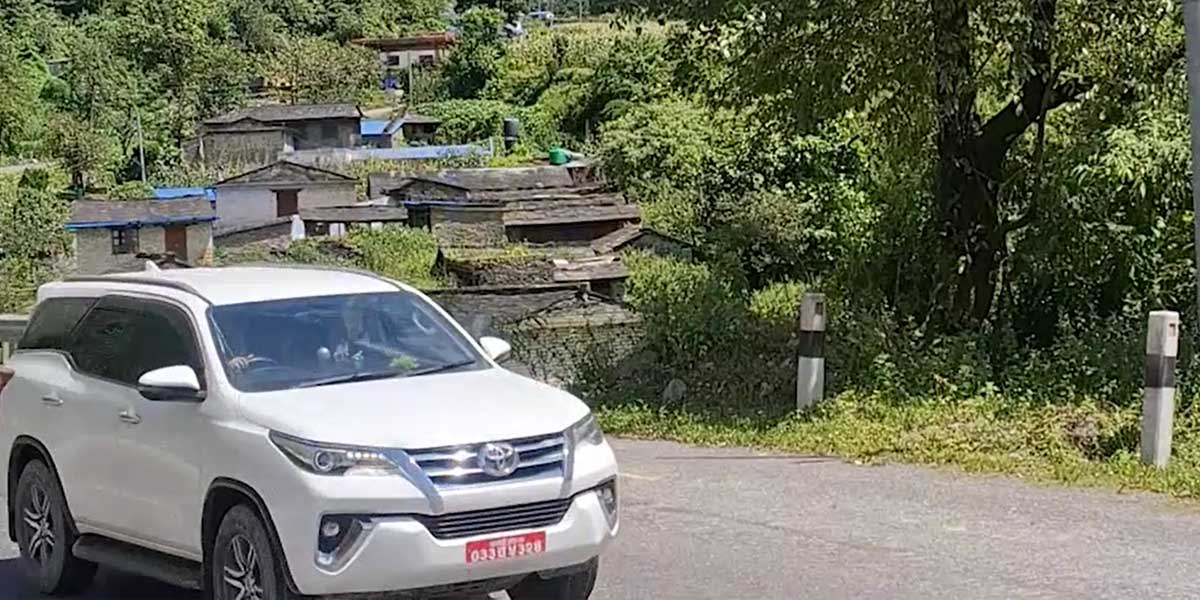 मुस्ताङ भ्रमण सकेर काठमाडौं फर्किए प्रधानमन्त्री बालेन, निजी भ्रमणले बढायो चासो